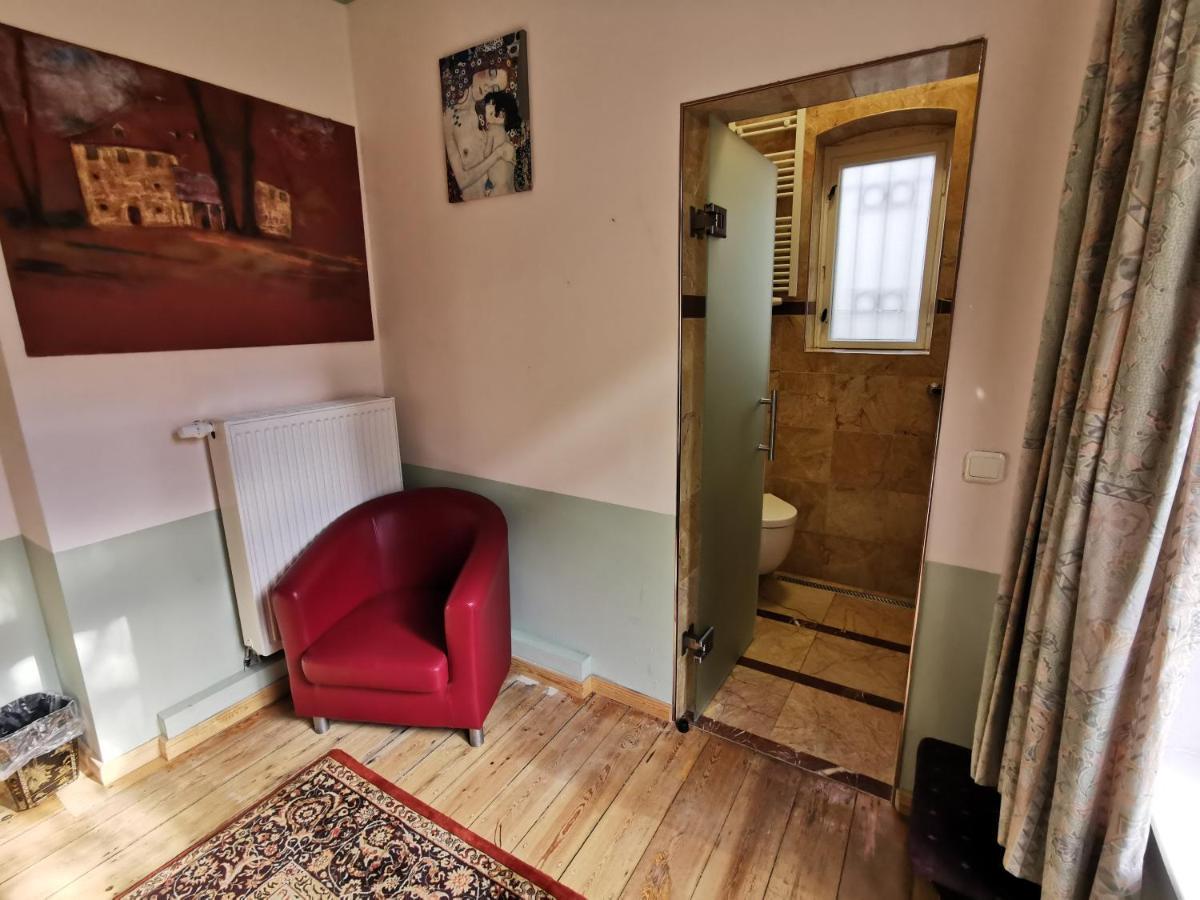Hummel Hostel - Historische Stadtvilla Mit Garten Weimar  Bagian luar foto