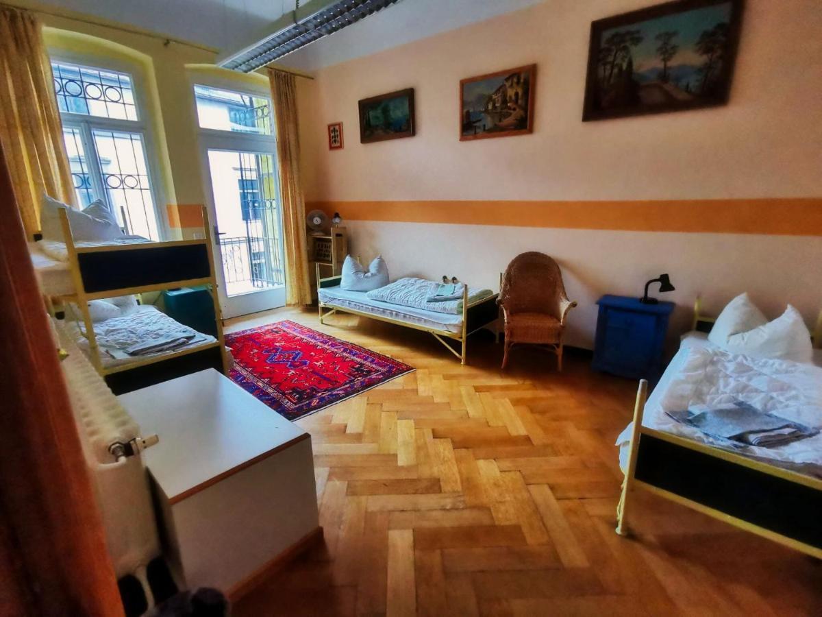 Hummel Hostel - Historische Stadtvilla Mit Garten Weimar  Bagian luar foto