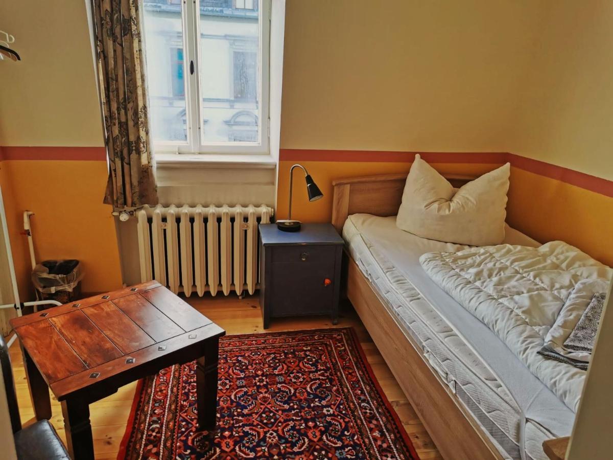 Hummel Hostel - Historische Stadtvilla Mit Garten Weimar  Bagian luar foto