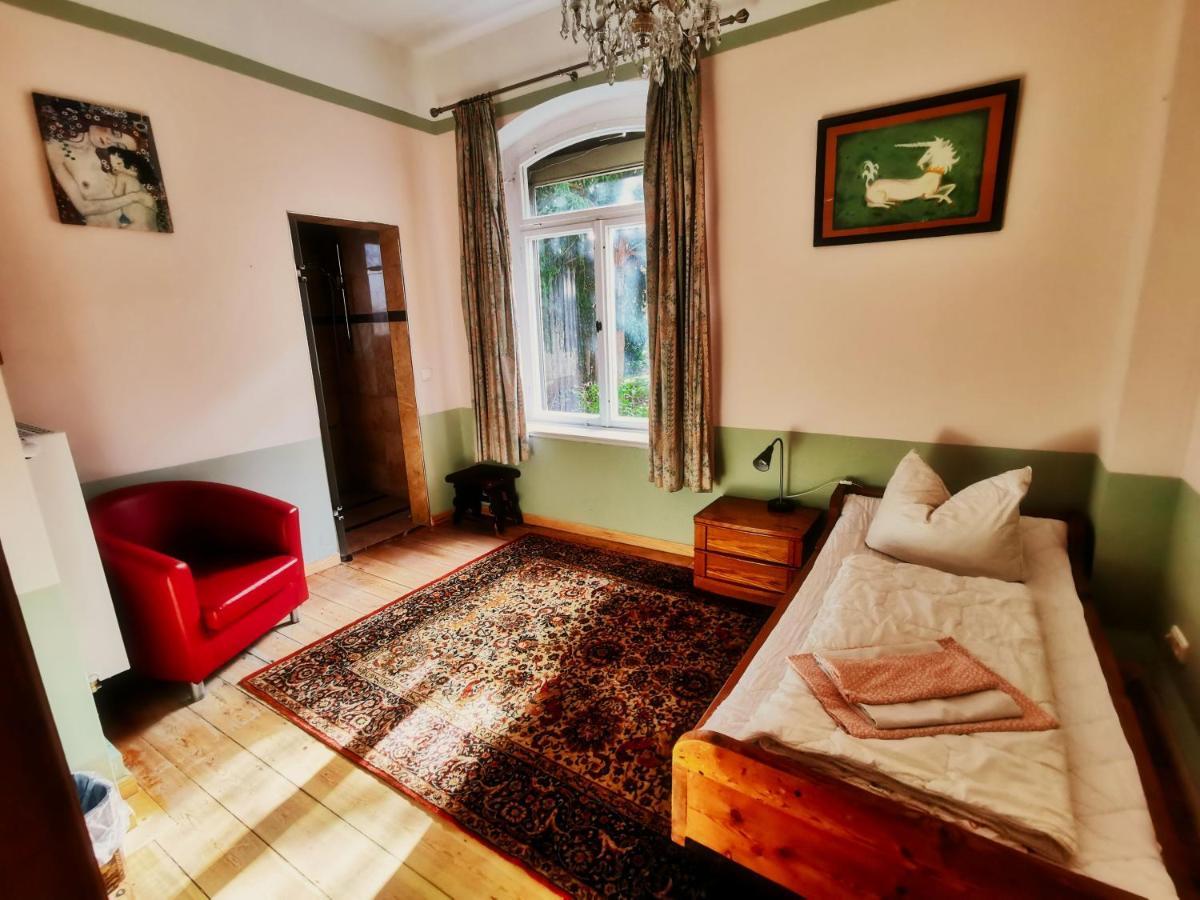 Hummel Hostel - Historische Stadtvilla Mit Garten Weimar  Bagian luar foto