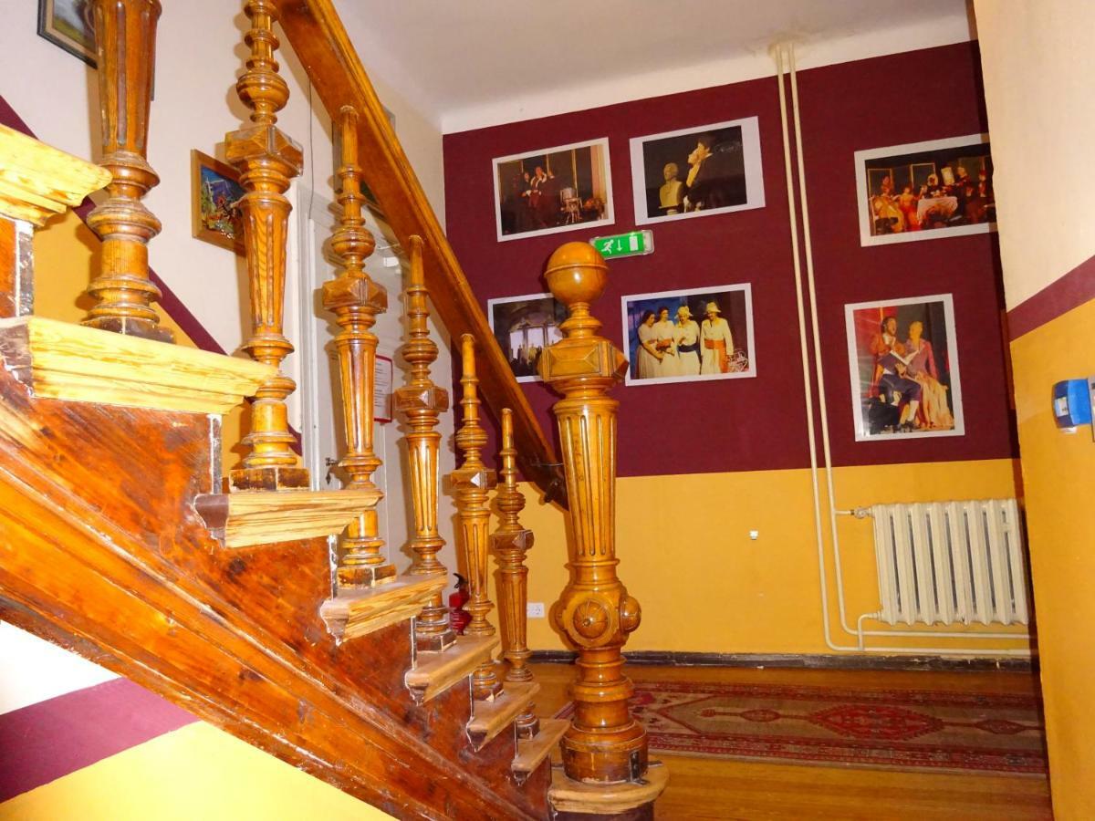 Hummel Hostel - Historische Stadtvilla Mit Garten Weimar  Bagian luar foto