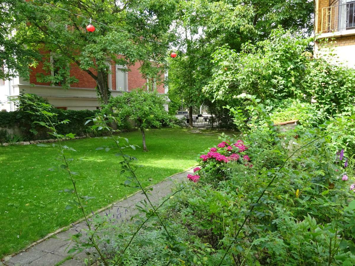 Hummel Hostel - Historische Stadtvilla Mit Garten Weimar  Bagian luar foto